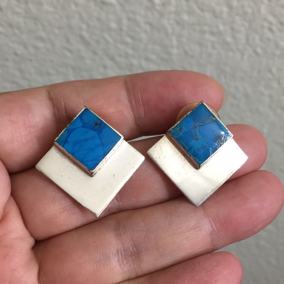 🖤Vtg Native American sterling and turquoise earrings - Picture 11 of 17